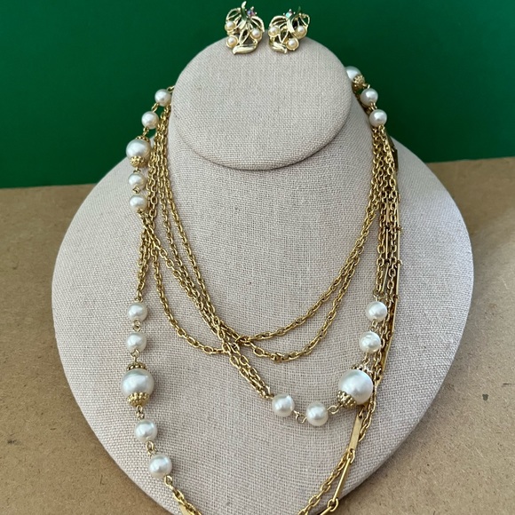 Gold Tone Faux Pearl Necklace and Vintage Faux Clip Earrings - Picture 2 of 12